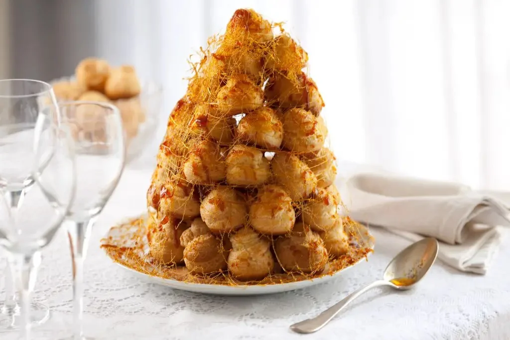 Croquembouche