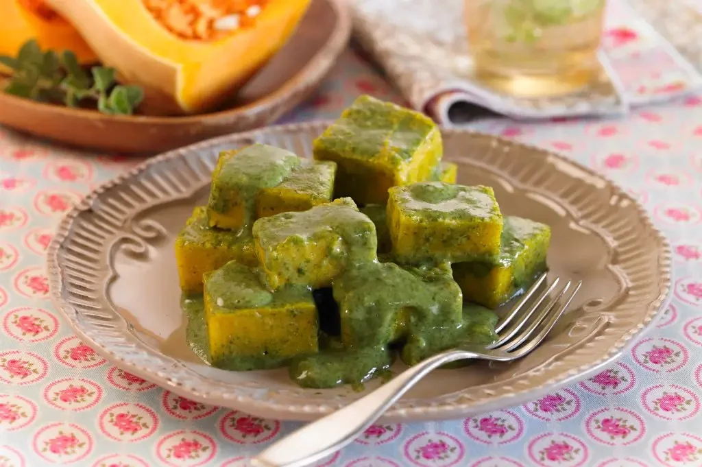 Ñoquis de calabaza con crema de espinaca