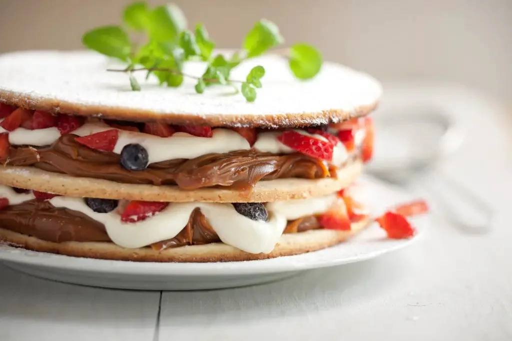 Sablée de almendras y frutos rojos