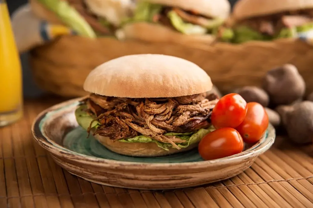 Sandwich de solomillo desmechado