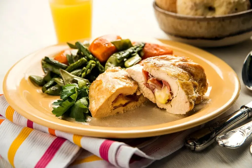 Saltimboca de pollo con vegetales
